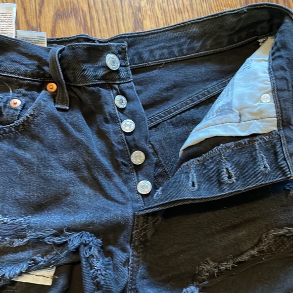 Black denim Levi’s 501 cutoff shorts - Picture 7 of 9